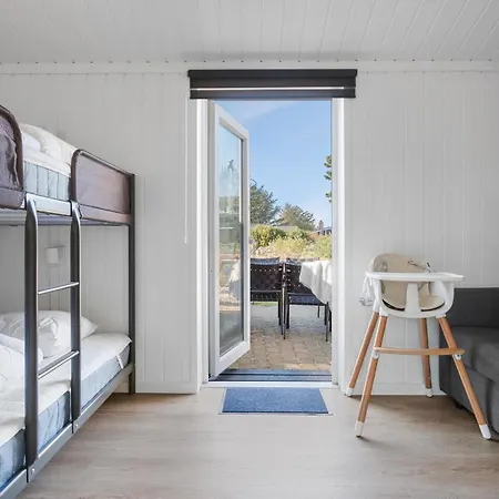 2 Bedroom Awesome In Casa de Férias *