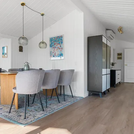 2 Bedroom Awesome In