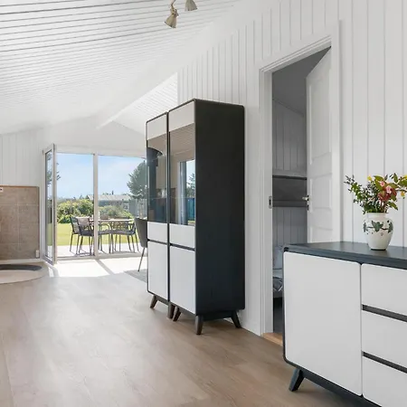 2 Bedroom Awesome In Casa de Férias *