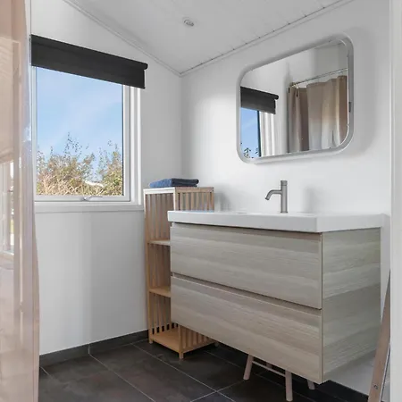 2 Bedroom Awesome In Casa de Férias *