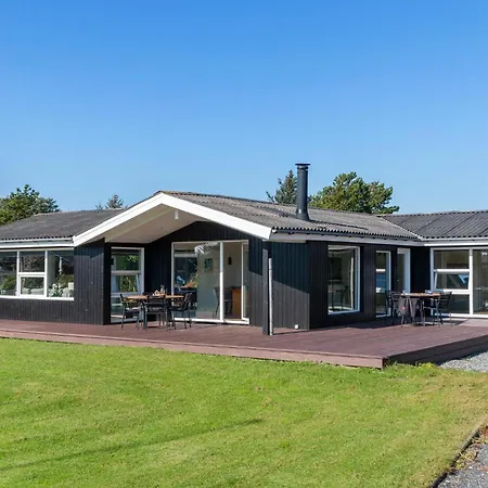 2 Bedroom Awesome In * Hjorring
