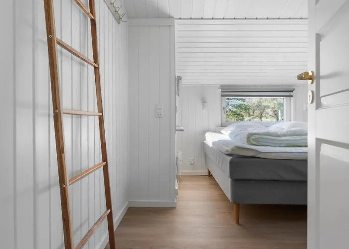 2 Bedroom Awesome In Nyaraló Hjørring